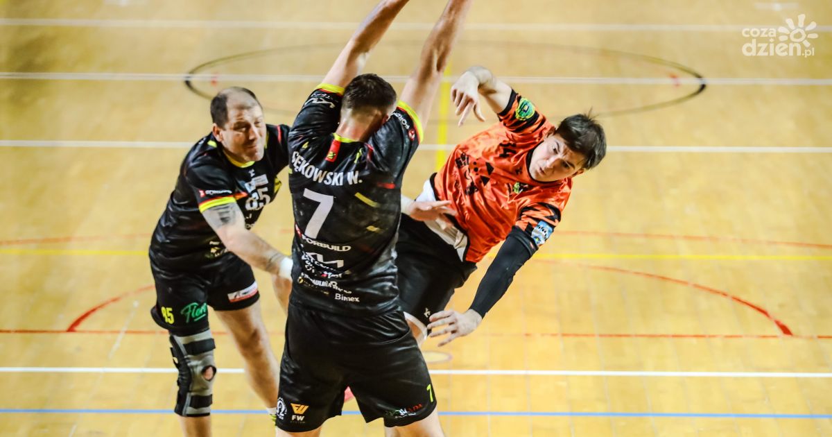 KSZO Ostrowiec Św. - KSSPR Końskie [ZDJĘCIA]