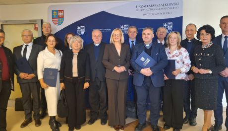 Podpisano umowy na wsparcie Zakładów Aktywności Zawodowej