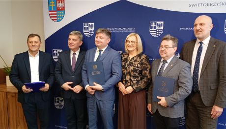 Ponad 42 mln zł z KPO dla świętokrzyskich gmin. Konferencja w Urzędzie Marszałkowskim