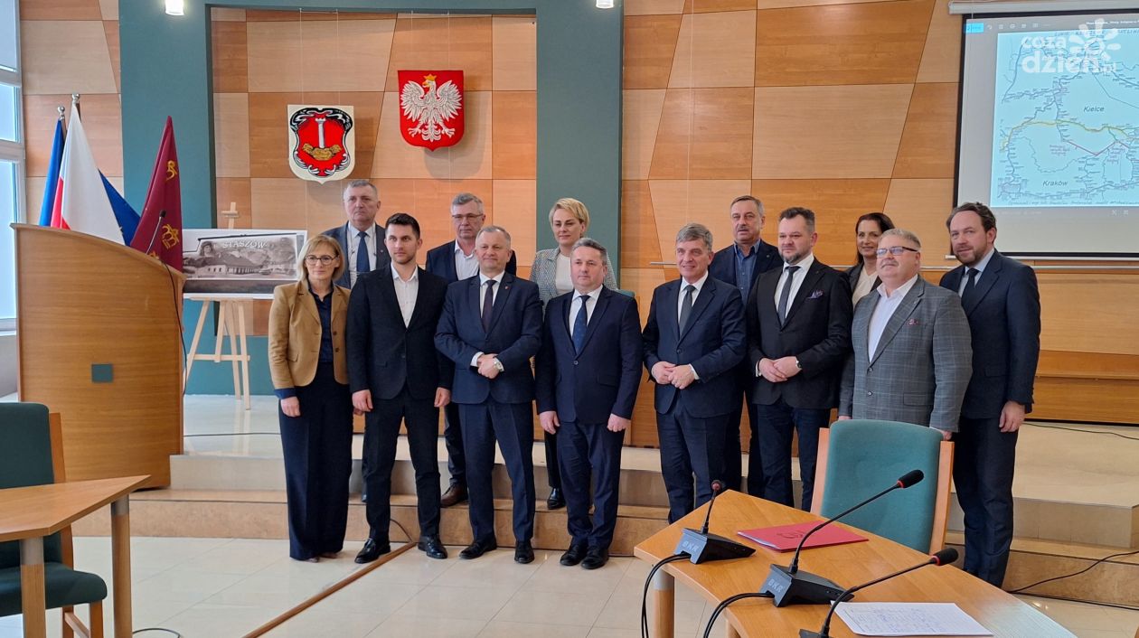 Kolej wróci do Staszowa? Samorząd województwa deklaruje gotowość, problemem infrastruktura