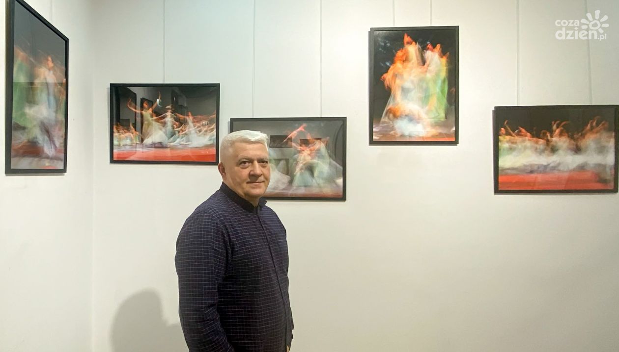 „Taniec światła” Jarosława Siłakiewicza otwiera rok wystaw w Galerii „U Strasza”