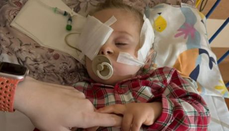 Mała Aurelka walczy z oponiakiem, potrzebuje naszej pomocy