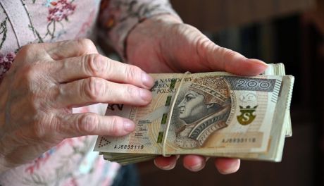 Uwaga na oszustów „na wypadek”! Czujność seniorów uratowała ich oszczędności