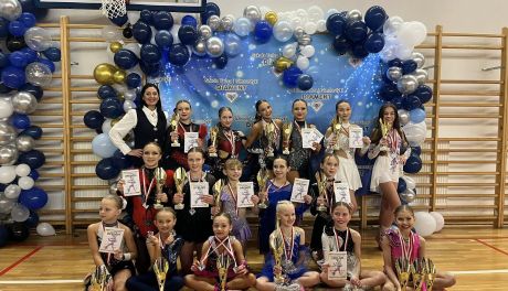 Medale fitnessek UKS Black & White na Otwartych Gimnastyczno - Tanecznych Mistrzostwach Polski w Kocku