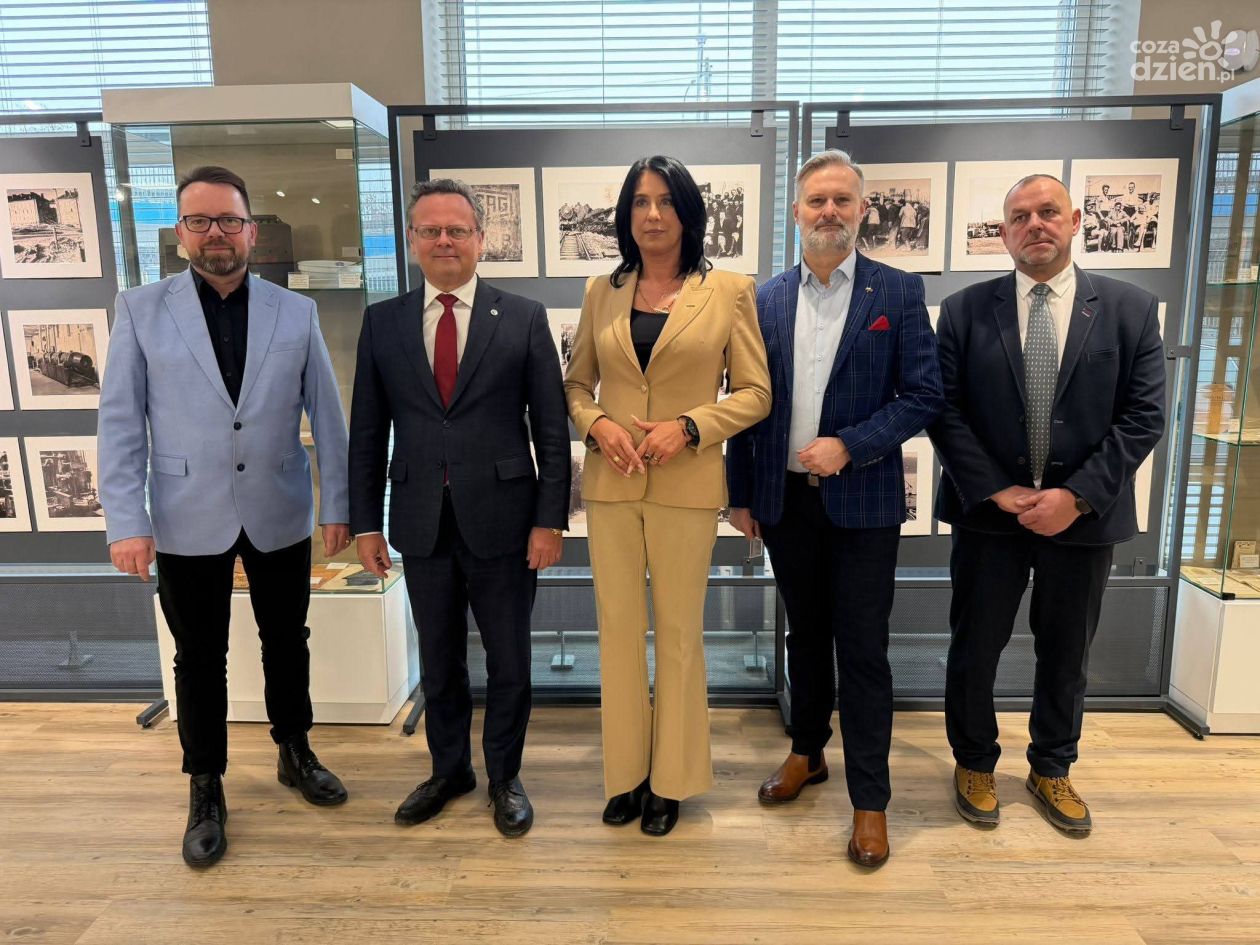 Wizyta wiceszefa Komisji Obrony Narodowej w Mesko. Produkcja amunicji i rozwój infrastruktury na imponującą skalę