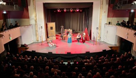 „Opowieść wigilijna” Teatru Salvatus na scenie WDK w Kielcach