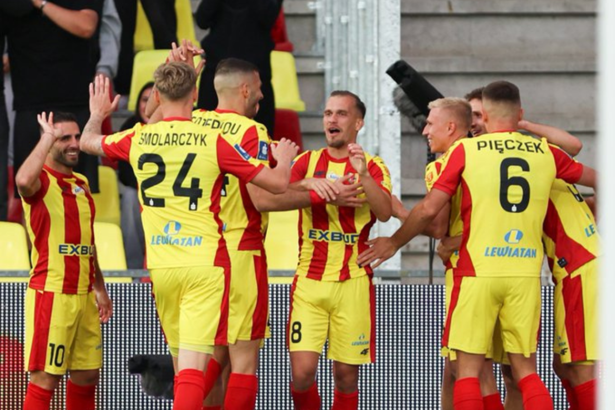 Wybitna skuteczność i zwycięstwo w „Świętej Wojnie”! Radomiak Radom 0:2 Korona Kielce