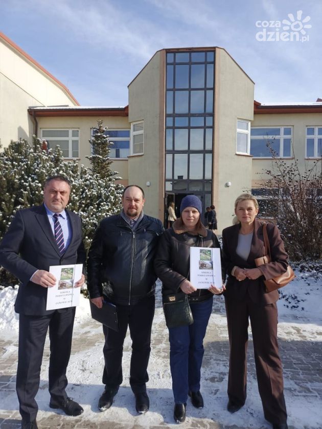 Rodzice z Janowic walczą o swoją szkołę. 
