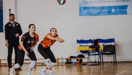 KSZO SMS Ostrowiec Św. - MKS Dąbrowa Górnicza - Juniorki  [ZDJĘCIA]