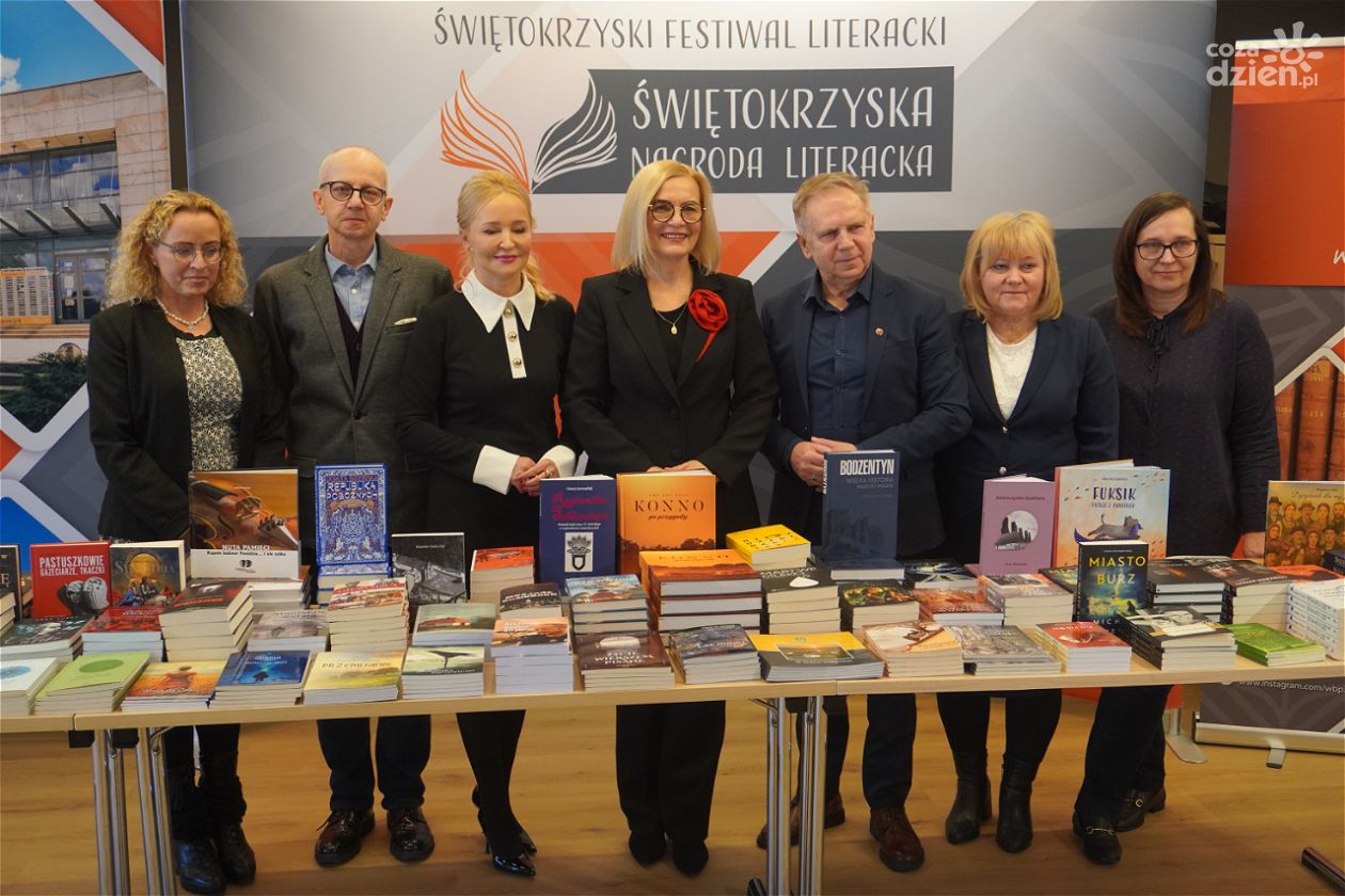 Rekordowa liczba zgłoszeń do „Świętokrzyskiej Nagrody Literackiej”. Przed nami festiwal i wielki finał