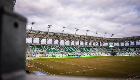 Surowe kary po meczu w Radomiu. Rekordowa grzywna dla Radomiaka, zawieszenie dla Feio, anulowana czerwona kartka Cebuli