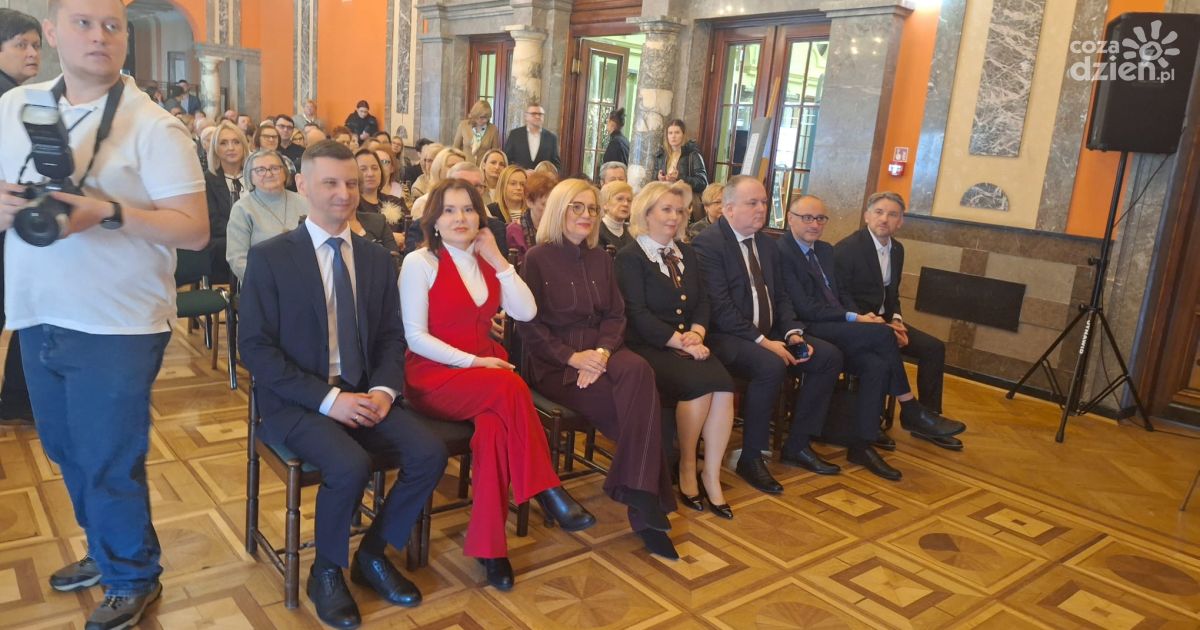 Samorząd Województwa i NGO wspólnie wspierają rozwój społeczny i młodzieżowe straże pożarne