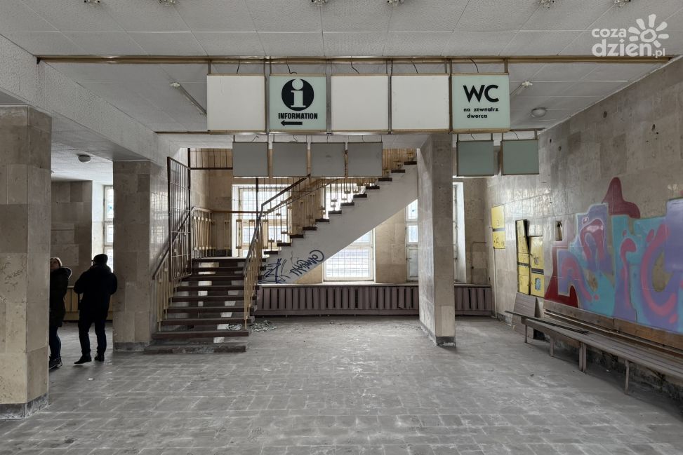 Projektowany jest remont dworca kolejowego w Ostrowcu Świętokrzyskim. Gmina planuje nowe miejsca parkingowe