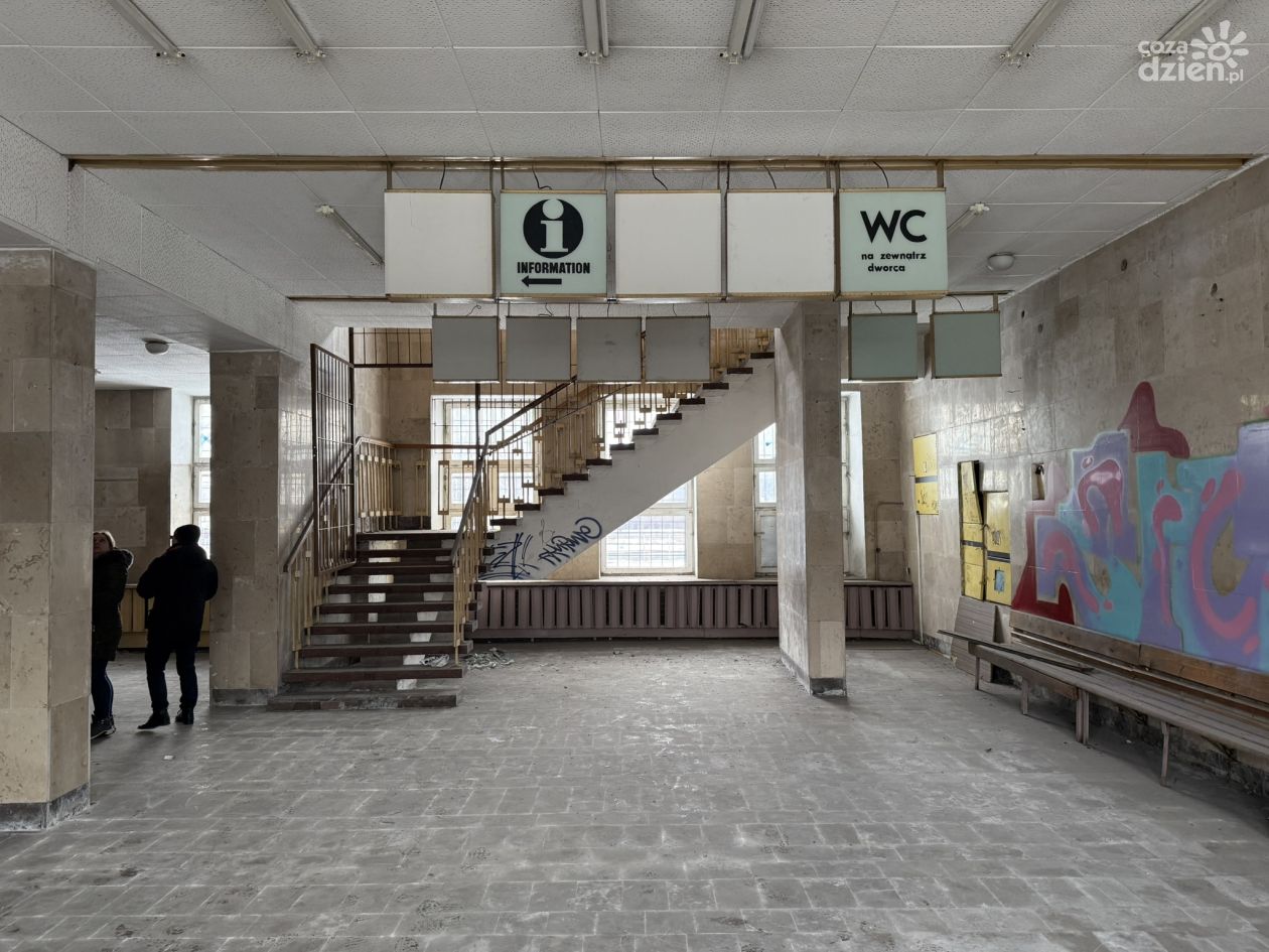 Projektowany jest remont dworca kolejowego w Ostrowcu Świętokrzyskim. Gmina planuje nowe miejsca parkingowe