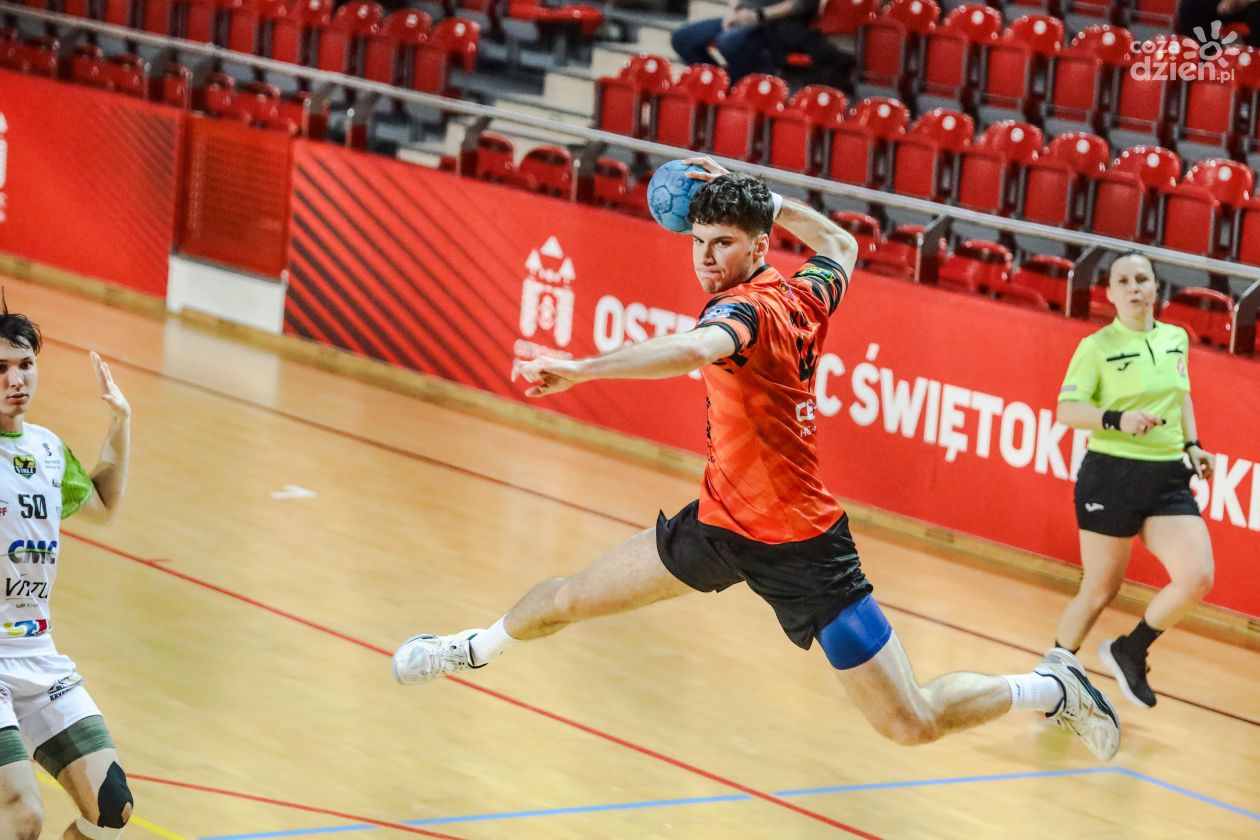 KSZO Ostrowiec Św. - CMC Virtu Viret Zawiercie [ZDJĘCIA]