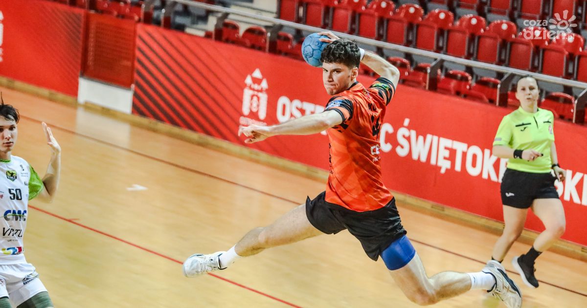 KSZO Ostrowiec Św. - CMC Virtu Viret Zawiercie [ZDJĘCIA]