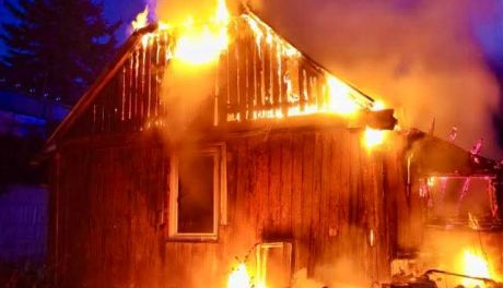 Tragiczny pożar o świcie w Skarżysku-Kamiennej. Trzy osoby nie żyją