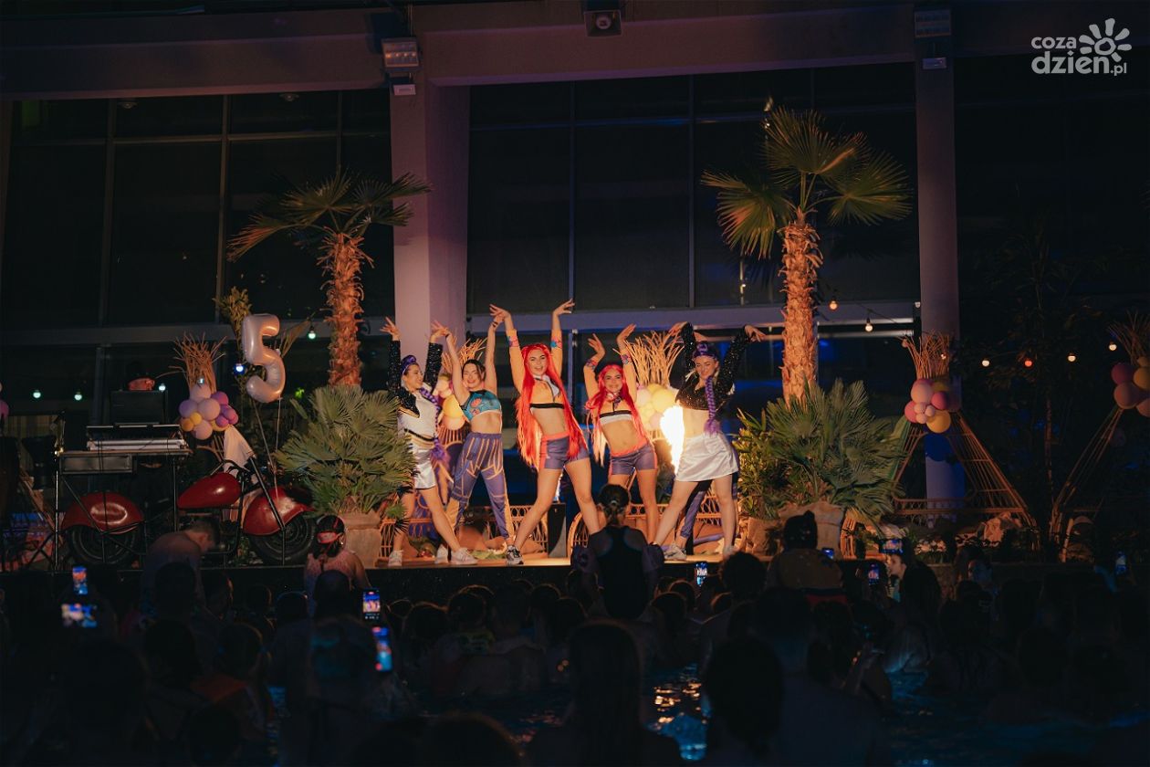 Blisko 1200 osób na urodzinowej imprezie Basenów Tropikalnych