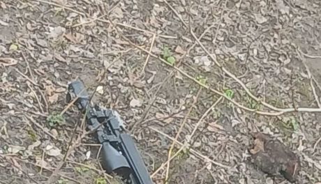 Strzelał w kierunku policjantki. 34-latek z gminy Ożarów aresztowany na trzy miesiące