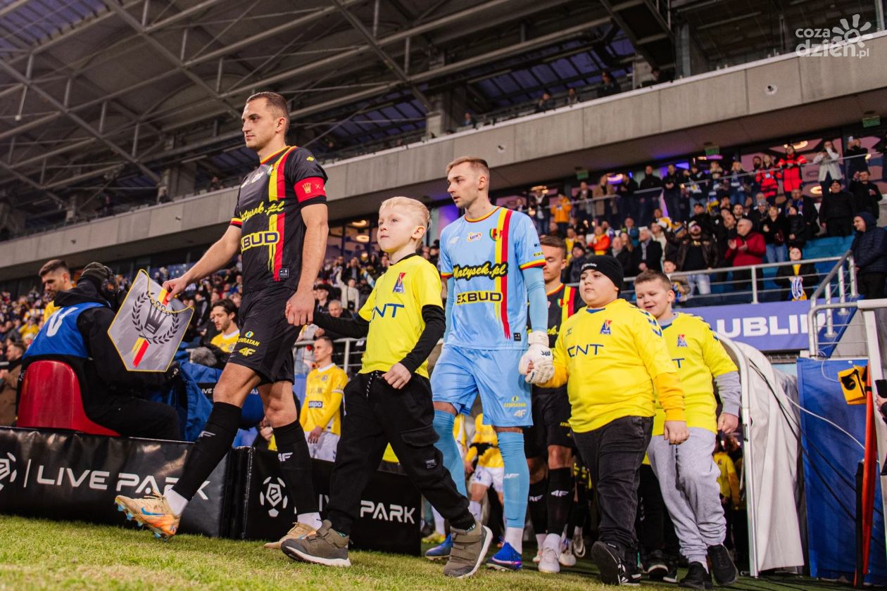 Dziekoński przed starciem z Termaliką: Staramy się patrzeć tylko do góry, ale musimy być uważni i zacząć punktować seryjnie