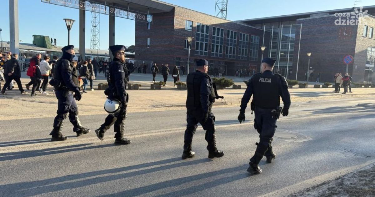 Zatrzymania podczas meczu w Ostrowcu. Policja interweniowała na stadionie
