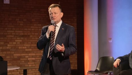 Błaszczak w Ostrowcu mówił o Czarnku, SAFE i prekampanii wyborczej