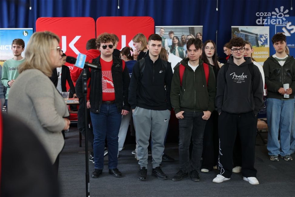 ŚWIĘTOKRZYSKIE TARGI EDUKACYJNE po raz trzeci w Starachowicach. Maturzyści poznają ofertę uczelni