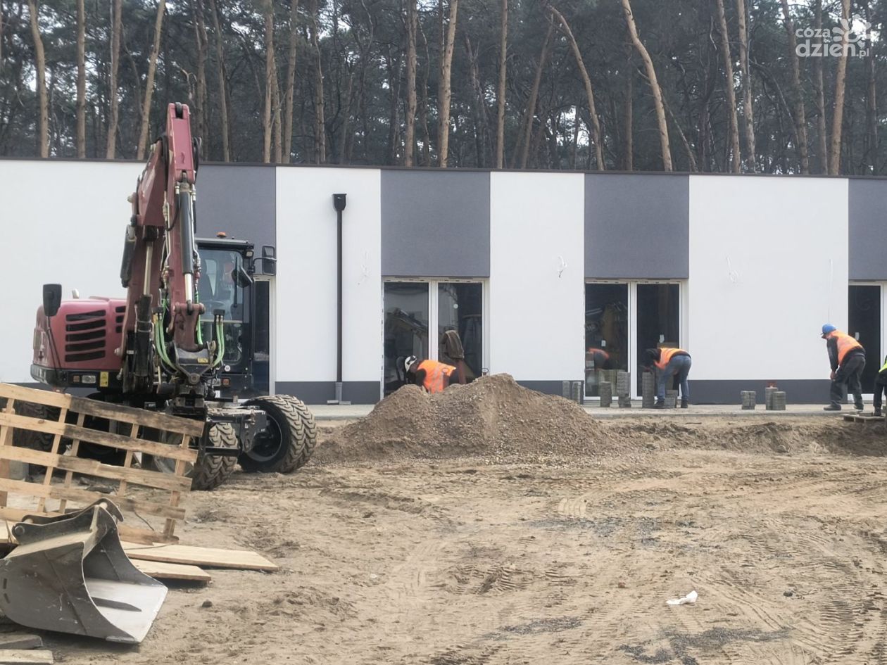 Ostrowiecki ZOL rozbudowuje się a pacjenci zapisują się w kolejkę 