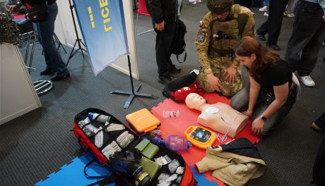 „Fach w ręku – to się opłaca”. Tysiące uczniów szukało swojej drogi zawodowej w Kielcach