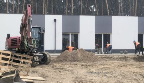 Ostrowiecki ZOL rozbudowuje się a pacjenci zapisują się w kolejkę 