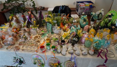 Wielkanocny Kiermasz Ekonomii Społecznej w Kielcach połączył świąteczne zakupy ze wsparciem potrzebujących