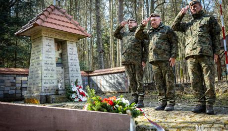 Świętokrzyscy terytorialsi oddali hołd majorowi „Nurtowi” w 50. rocznicę jego śmierci