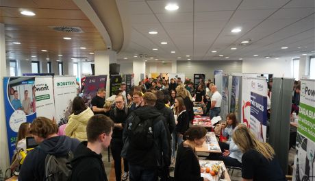 Targi Pracy i Praktyk PŚk 2026 za nami – studenci i absolwenci zyskali szansę na start kariery (GALERIA ZDJĘĆ) 