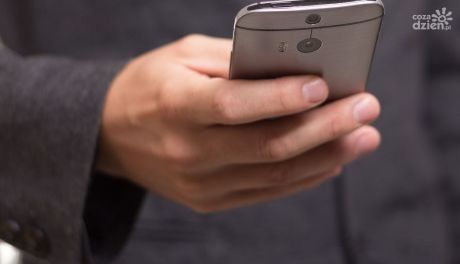 Uwaga na oszustów „na pracownika banku”. Ostrowczanin stracił 78 tysięcy złotych