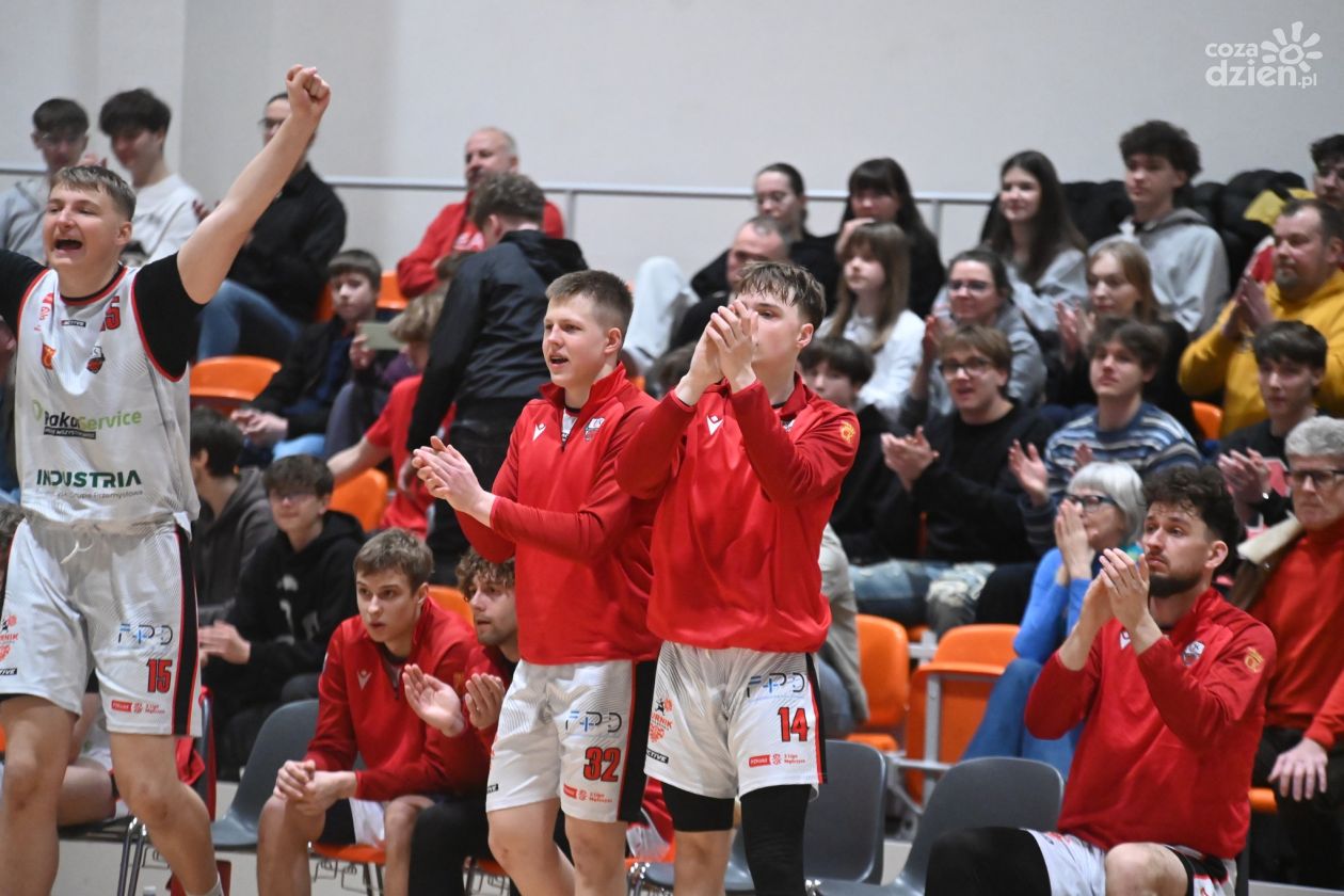 UJK Kielce pokonuje Basket Hills Bielsko-Biała i jest bliżej awansu do następnej rundy