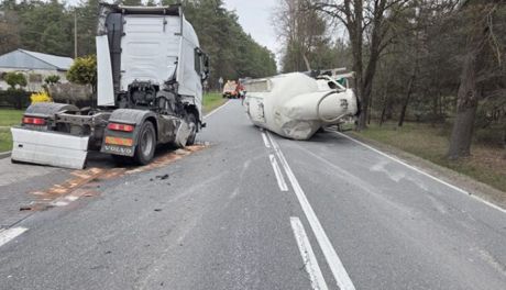 Nie zderzył się z sarną, ale zablokował drogę krajową