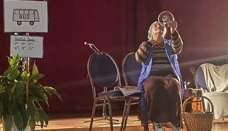 Seniorzy mają poczucie humoru. W ODS Malwa prezentowali swoje skecze