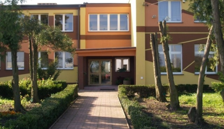 Szkoły w Pisarach i Janowicach zostają. Kurator nie zgodził się na likwidację placówek