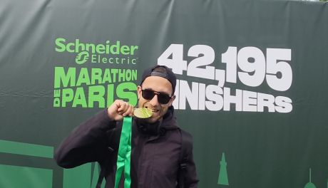 Biegacz z Kielc najlepszym Polakiem w Paryżu. Kapitalny wynik w jednym z największych maratonów świata