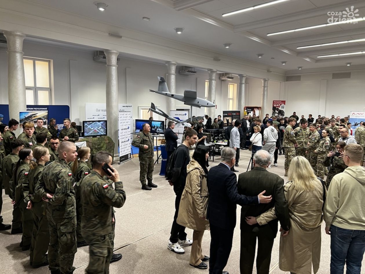 Rozpoczęły się Wojskowe Targi Służby i Pracy w Skarżysku-Kamiennej