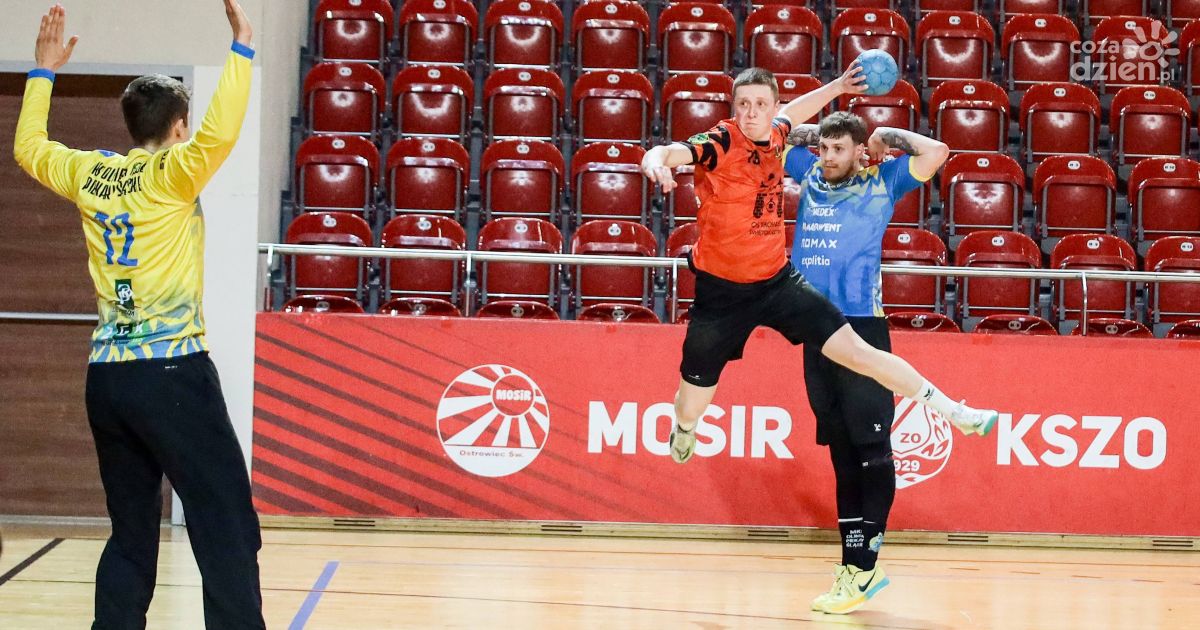 KSZO Ostrowiec Św. - Olimpia Medex Piekary Śląskie [ZDJĘCIA]