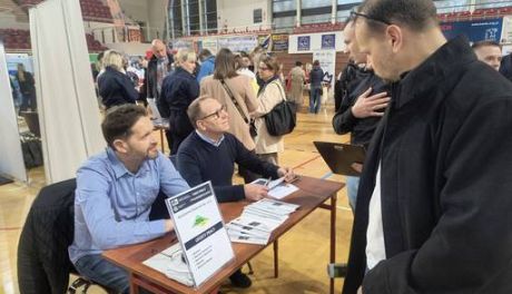 Ostrowczanie poszukiwali pracy na targach