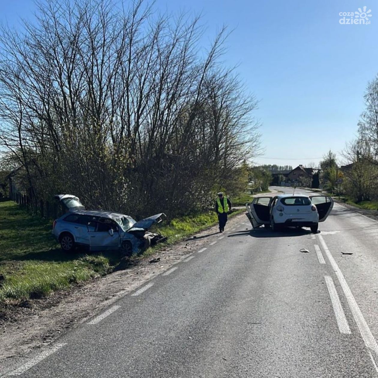 Wypadek w miejscowości Jedle (gm. Łopuszno) – sześć osób trafiło do szpitala