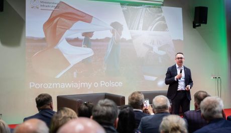 Minister Infrastruktury Dariusz Klimczak i Adam Jarubas w Ostrowcu: inwestycje infrastrukturalne, bezpieczeństwo regionu i głos mieszkańców w centrum rozmowy