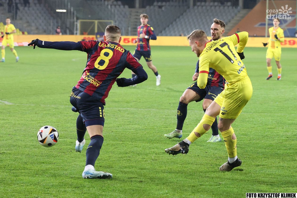 Ekstraklasa zakończyła granie w tym roku. Korona Kielce spędzi przerwę zimową w strefie spadkowej. 