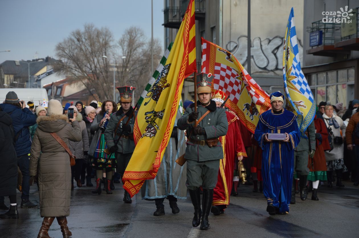 Tłumy na orszaku Trzech Króli w Kielcach (Zdjęcia)