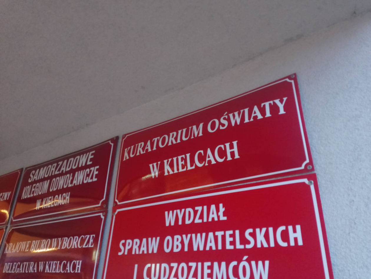 Świętokrzyskie struktury PiS-u:  Minął rok od powołania nieszczęsnego rządu Koalicji 13 grudnia, a już widzimy katastrofalne skutki ich działań w polskiej edukacji i nauce.