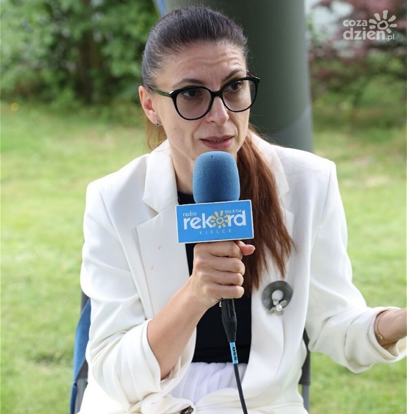 A. Grabowska: Książki trzeba promować i wystawiać.  Trzeba pomóc książce, trzeba pomóc powieści.