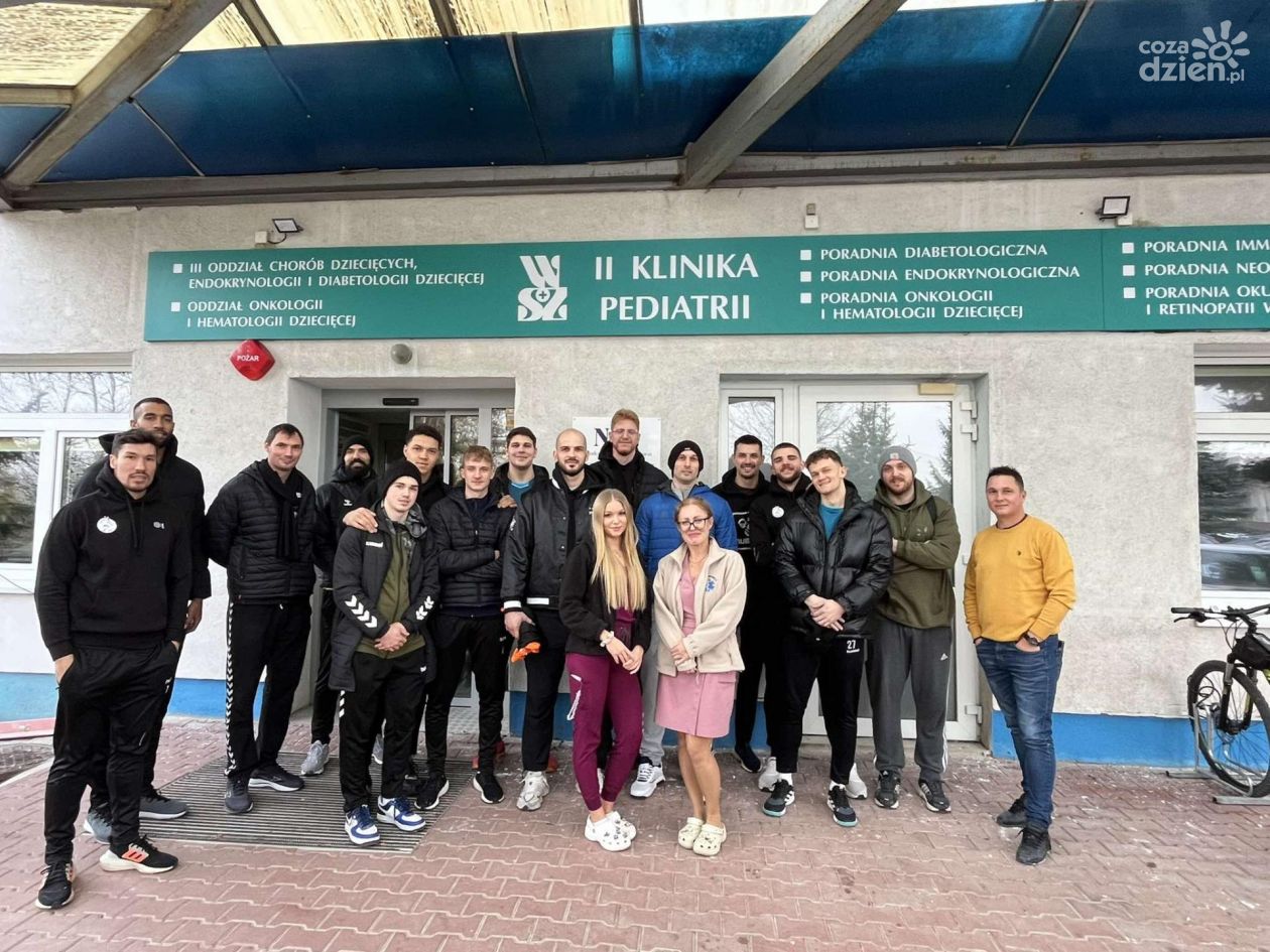 Szczypiorniści Industrii włączyli się do remontu oddziału endokrynologii dziecięcej 