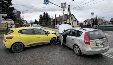 
Kolizja na skrzyżowaniu – 21-latka trafiła do szpitala